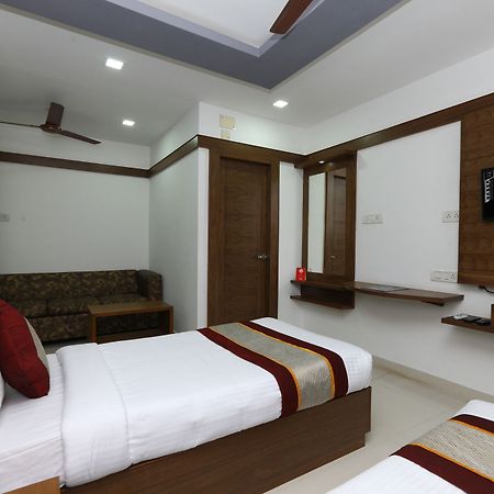 Отель Oyo 6626 Khaleej Residency Ченнаи Экстерьер фото