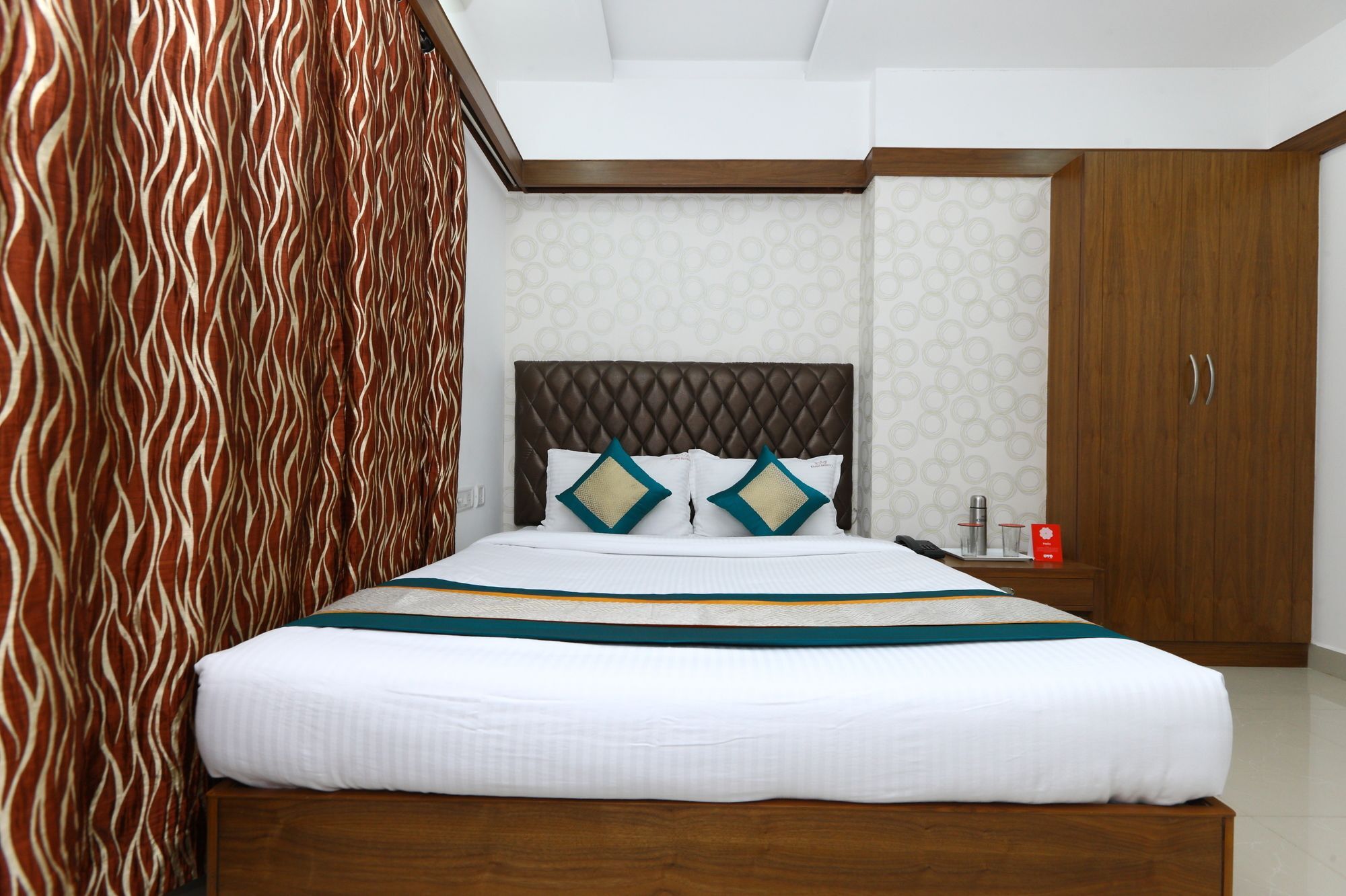 Отель Oyo 6626 Khaleej Residency Ченнаи Экстерьер фото